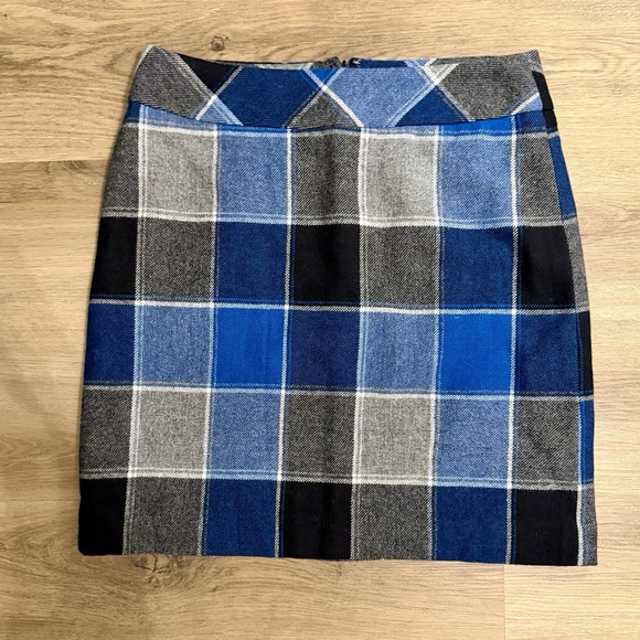 Talbots Dresses & Skirts - Talbots Wool Blend Plaid Skirt Women’s Size 8 Blue Black Gray White